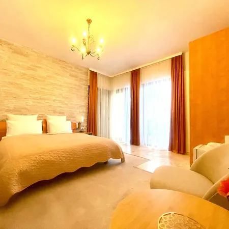 Vila Terase 4*